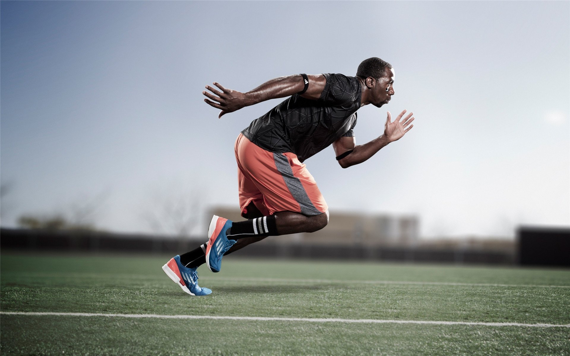 世俱杯战况：巴塞罗那防线稳固，广厦男篮进攻受阻，周冠宇成最佳