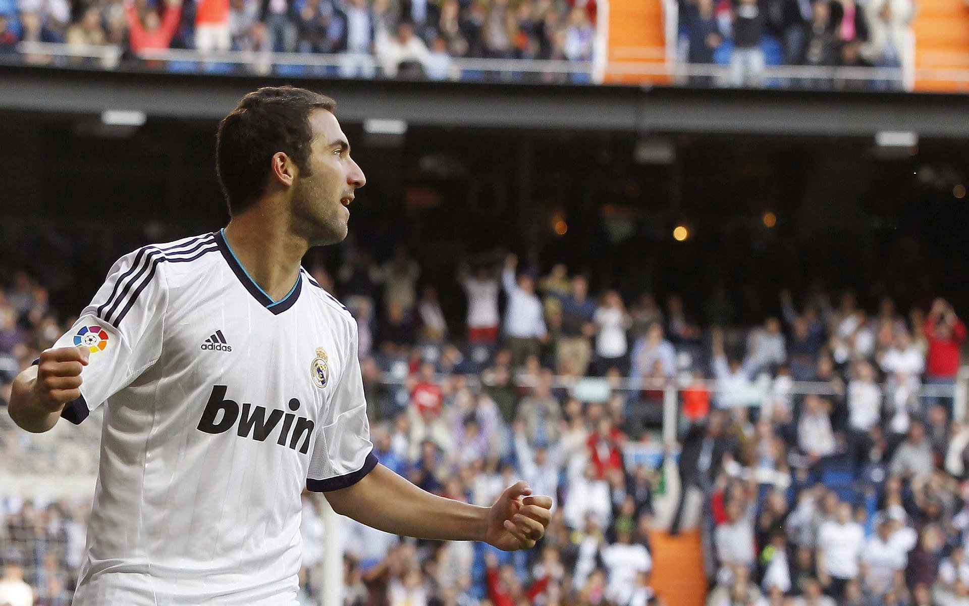 曼城半决赛爆冷巴黎圣日耳曼，马龙砍下45记关键球，全场沸腾